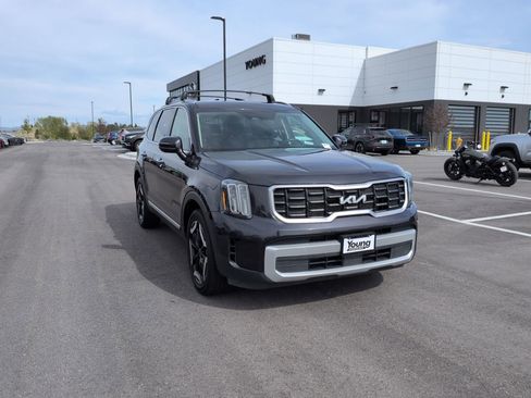 Used 2025 Kia Telluride S AWD/4WD image 1