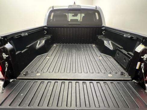 Used 2022 Toyota Tacoma SR5 AWD/4WD image 24