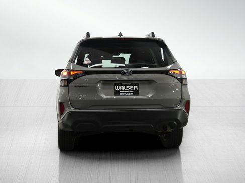 Used 2025 Subaru Forester Premium AWD/4WD image 4