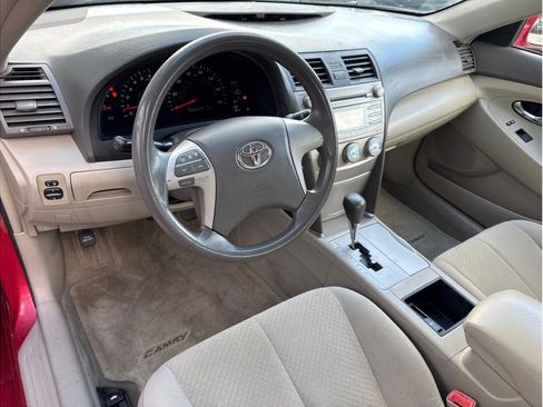 Used 2009 Toyota Camry LE image 2