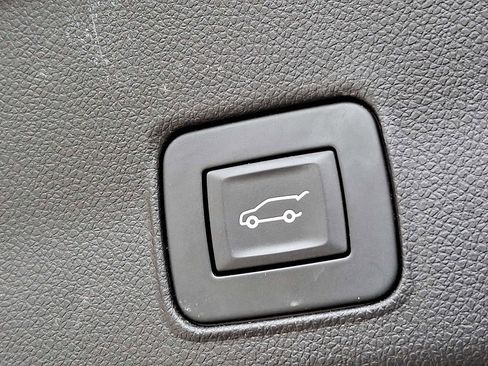 Used 2023 Chevrolet TrailBlazer RS w/ Sun and Liftgate Package image 30