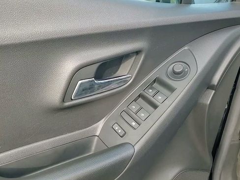 Used 2021 Chevrolet Trax LS w/ Tint and Cruise Package image 21