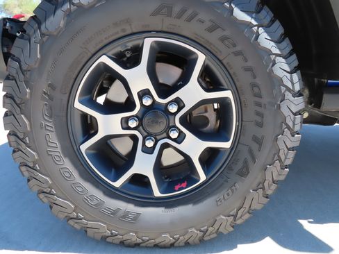 Used 2018 Jeep Wrangler Unlimited Rubicon AWD/4WD image 5
