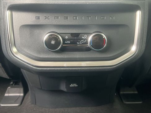 New 2026 Ford Expedition Active image 19