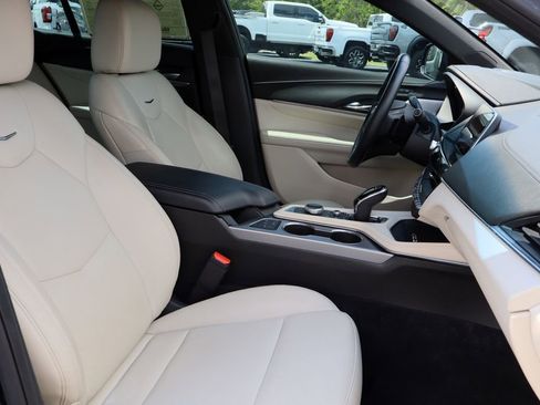 Certified 2020 Cadillac CT4 Premium Luxury RWD image 27