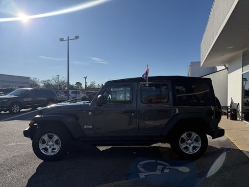 Used 2019 Jeep Wrangler Unlimited Sport S image 24
