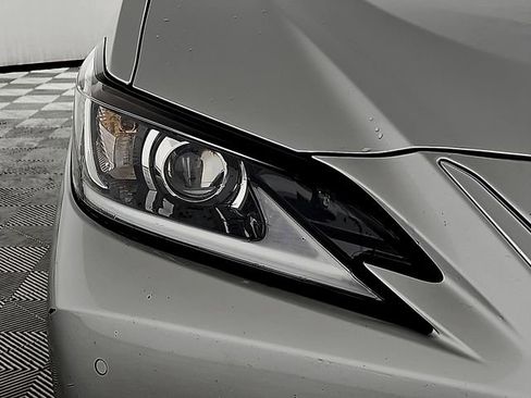 Used 2021 Lexus ES 300h w/ Premium Package image 9