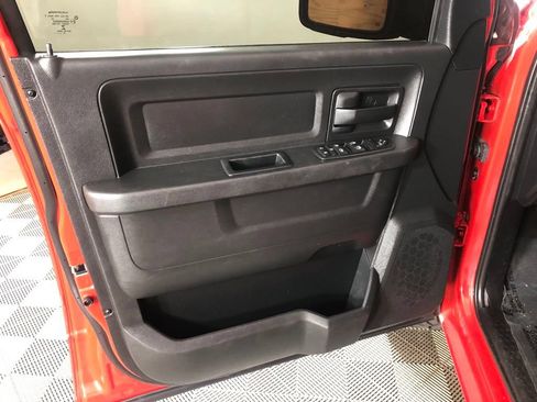 Used 2016 RAM 1500 Express AWD/4WD image 10