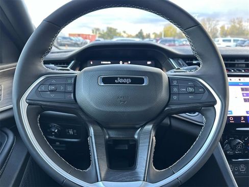 New 2025 Jeep Grand Cherokee L Limited w/ Black Appearance Package image 15