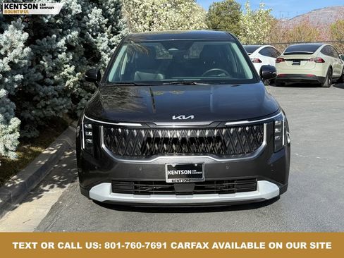 Used 2025 Kia Carnival image 2