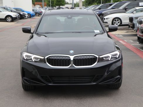 Used 2025 BMW 330i xDrive Sedan w/ Premium Package image 8