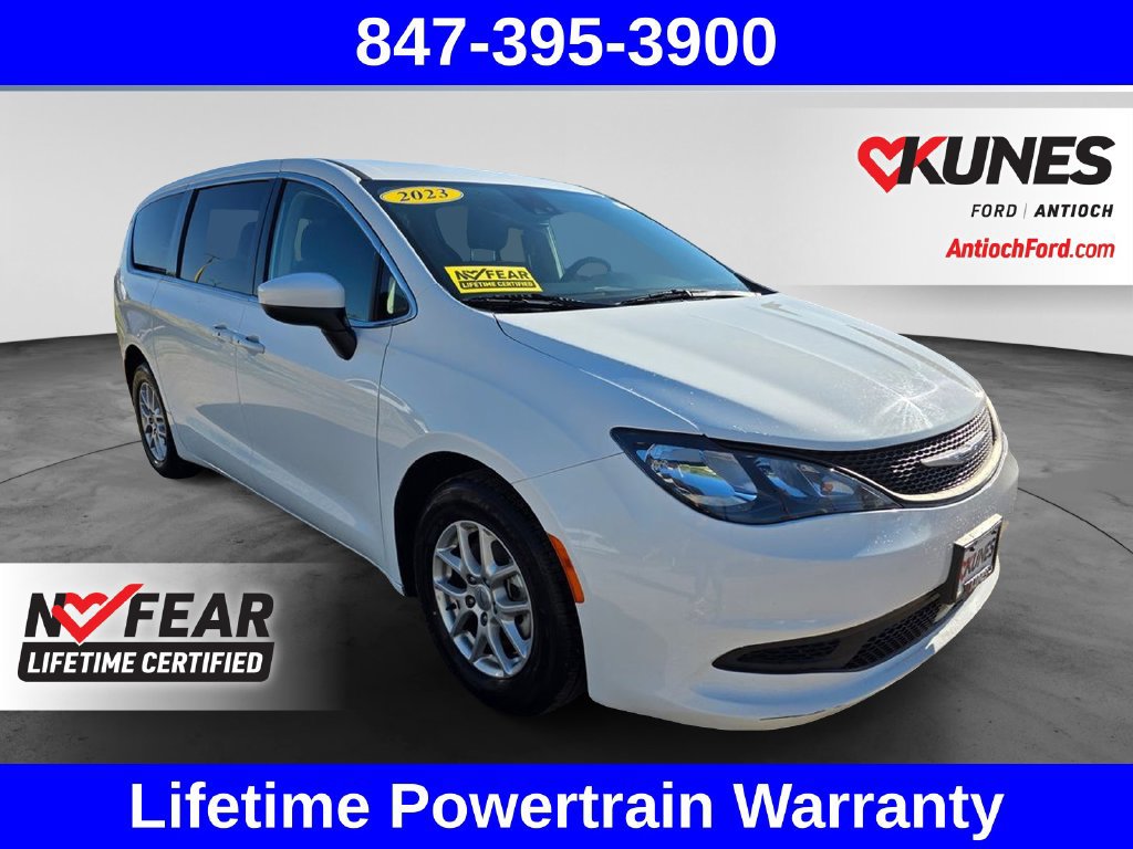 Used 2023 Chrysler Voyager LX FWD image 1