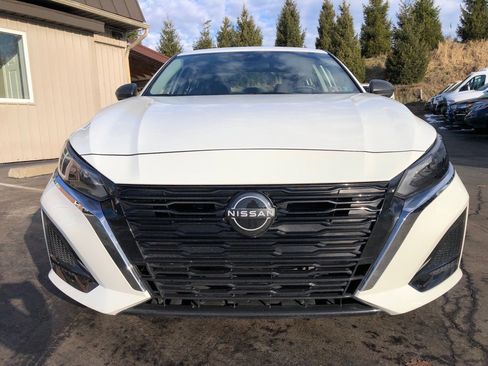 Used 2024 Nissan Altima 2.5 S image 8