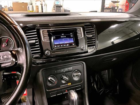 Used 2018 Volkswagen Beetle 2.0T S image 6