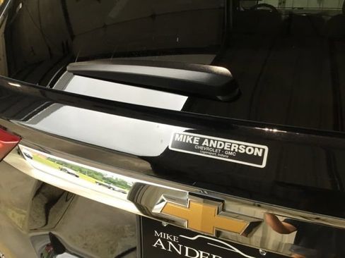 Used 2019 Chevrolet Traverse LT w/ LPO, Floor Liner Package AWD/4WD image 18