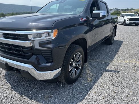 Used 2024 Chevrolet Silverado 1500 LT w/ Z71 Off-Road Package AWD/4WD image 1