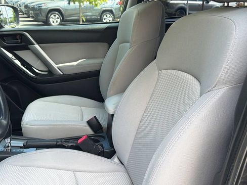 Used 2014 Subaru Forester 2.5i AWD/4WD image 19