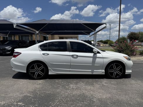 Used 2016 Honda Accord Sport image 8