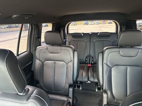 Used 2025 Jeep Grand Cherokee L Limited image 36