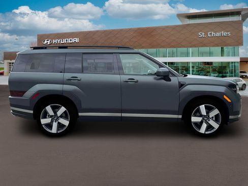 Certified 2025 Hyundai Santa Fe Limited AWD/4WD image 9