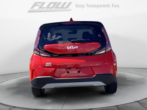 Used 2023 Kia Soul LX w/ LX Technology Package FWD image 8