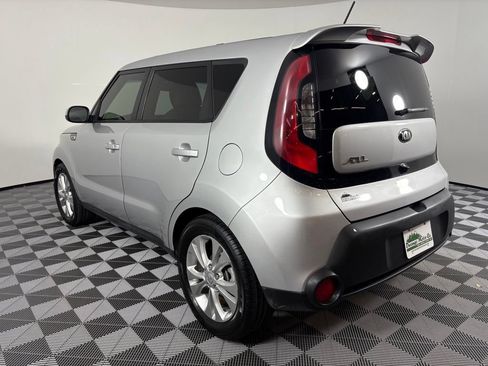 Used 2015 Kia Soul + FWD image 12