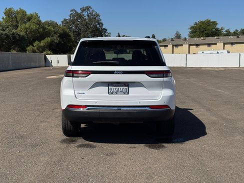 Used 2023 Jeep Grand Cherokee 4WD 4xe image 4