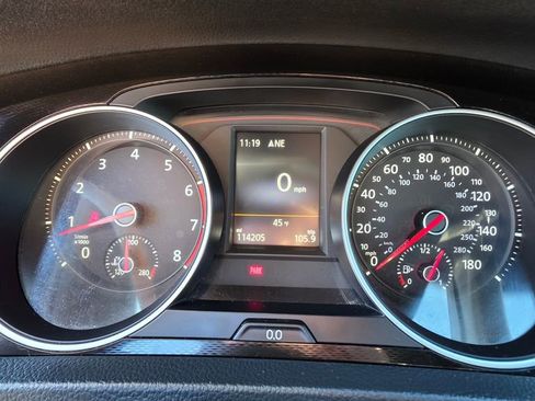 Used 2016 Volkswagen Golf S image 12