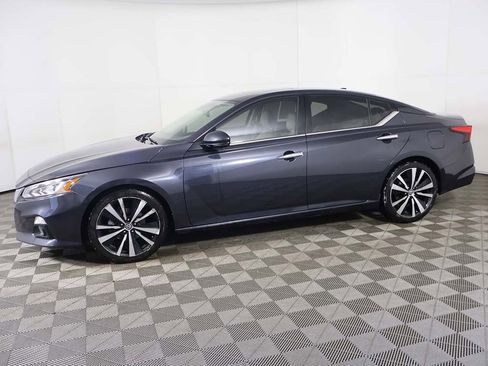 Used 2019 Nissan Altima 2.5 Platinum image 19