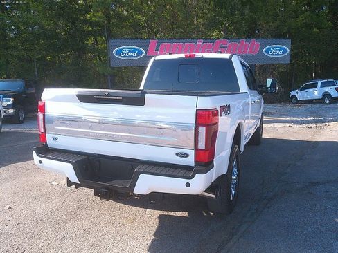 Used 2022 Ford F250 Platinum image 4