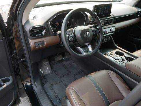Used 2024 Honda Pilot Elite image 12