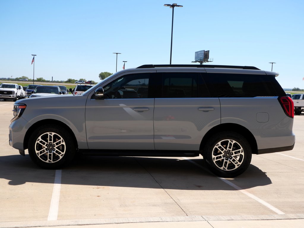 New 2026 Ford Expedition Active AWD/4WD image 3