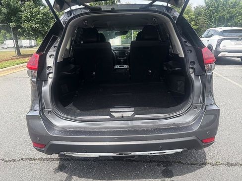 Used 2020 Nissan Rogue SV FWD image 23