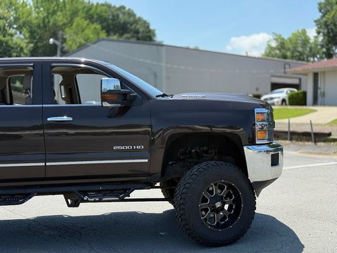 Used 2018 Chevrolet Silverado 2500 LTZ w/ Duramax Plus Package AWD/4WD image 10