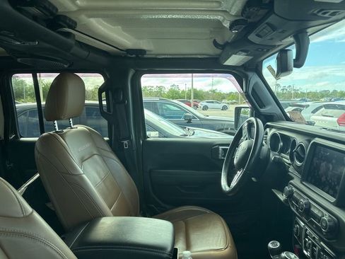 Used 2021 Jeep Gladiator Overland w/ Popular Equipment Package image 16