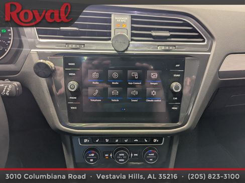 Used 2020 Volkswagen Tiguan SE w/ Panoramic Sunroof Package FWD image 20