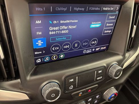 Used 2024 GMC Terrain SLT image 35