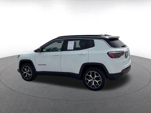 Used 2025 Jeep Compass Limited AWD/4WD image 9