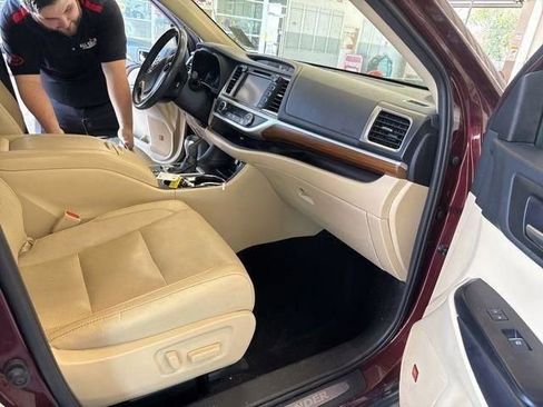 Used 2019 Toyota Highlander Limited Platinum image 35