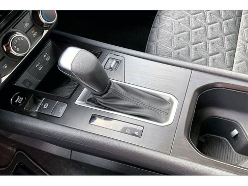 Used 2025 Nissan Kicks SV image 14