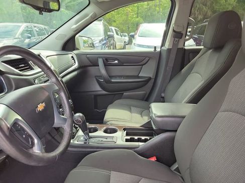 Used 2016 Chevrolet Traverse LT image 12