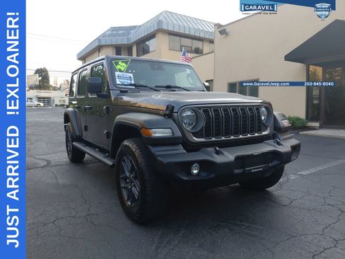 Used 2025 Jeep Wrangler Unlimited Sport AWD/4WD image 1