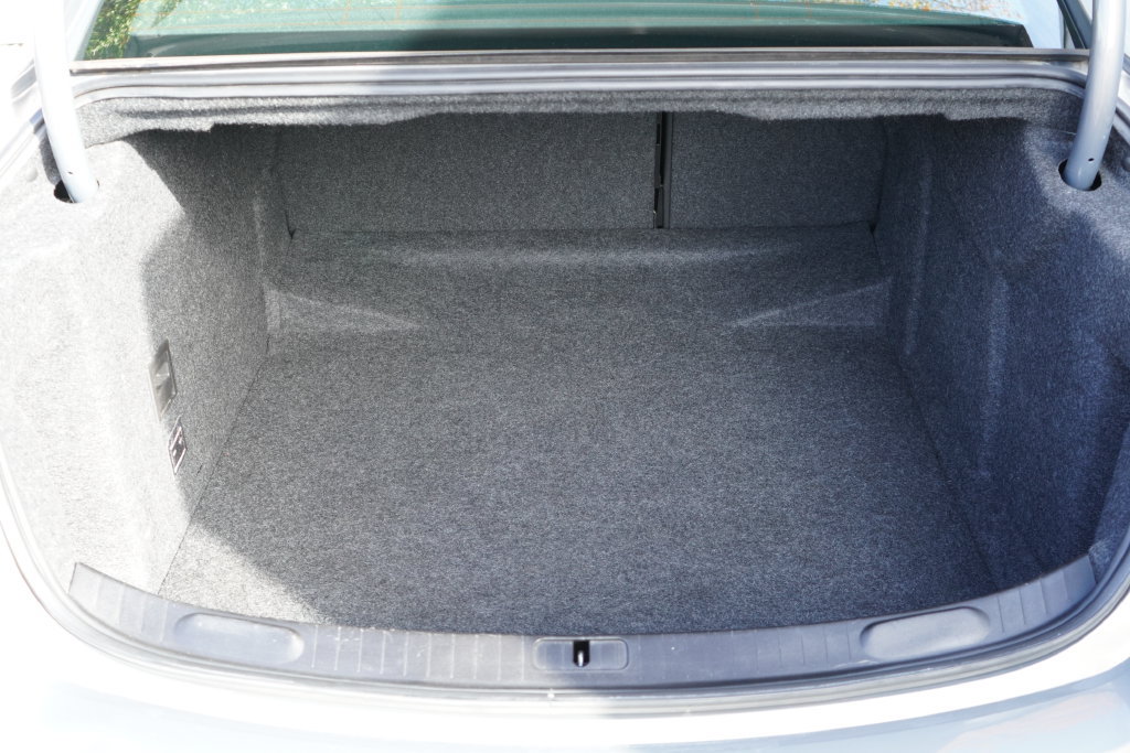 Used 2019 Chevrolet Impala LT FWD image 7