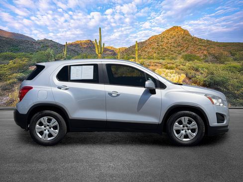 Used 2016 Chevrolet Trax LS FWD image 3