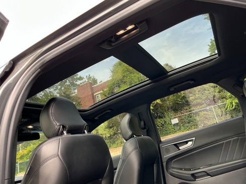 Used 2019 Ford Edge ST w/ Convenience Package image 9
