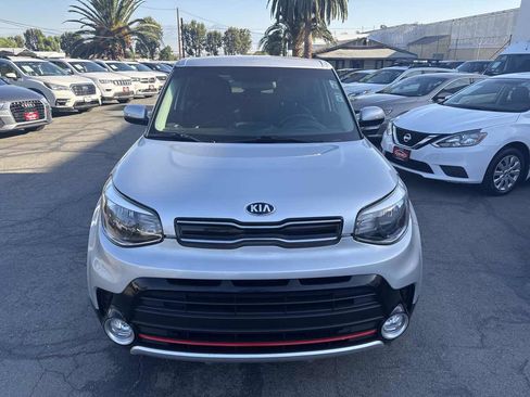 Used 2019 Kia Soul ! FWD image 2