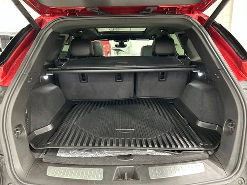 Used 2025 Cadillac XT5 Premium Luxury w/ Technology Package AWD/4WD image 28