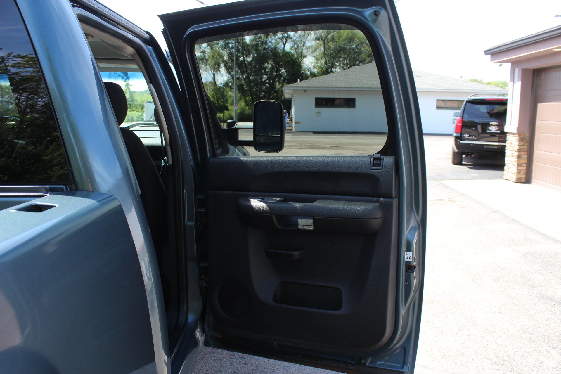 Used 2011 Chevrolet Silverado 2500 LT w/ Interior Plus Package AWD/4WD image 36