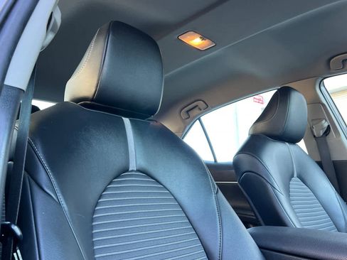 Used 2023 Toyota Camry SE image 18