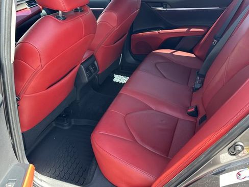 Used 2018 Toyota Camry XSE FWD image 6